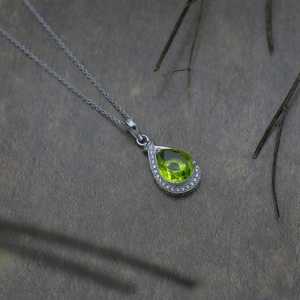 สร้อยคอเงินแท้รูปหยดน้ำประดับเพอริดอท จี้พลอยสีเขียวประจำเดือนสิงหาคม ของขวัญสำหรับผู้หญิง - Product Image 2