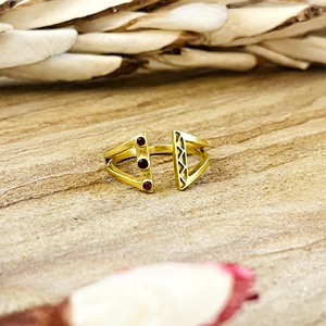 New Arrival Geometric Gemstone <b>Ring</b> Boho Brass <b>Rings</b> for Women 18k Gold Plated <b>Dainty</b> Triangle Garnet <b>Ring</b> for Wholesale/OEM/ODM - Product Image 1