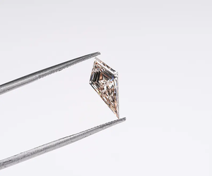 Diamant de laboratoire couleur champagne 0,95 CT, diamant de laboratoire taille cerf-volant, diamant fantaisie de couleur créée en laboratoire pour pendentifs et bagues - Product Image 4