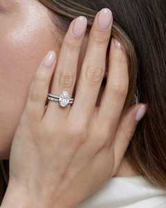 แหวนเพชรแบบซ้อนได้ ทรงบาแกตต์ เพชรเลี้ยงในห้องปฏิบัติการ ทองคำแท้ 14k 18k หน้ากว้าง 1.8 มม. ดีไซน์เรียบหรู ใส่ได้ทุกวัน เข้าชุดกับแหวนแต่งงานแบบ Eternity - Product Image 4