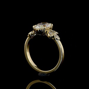 Anillo de Compromiso UNICORN JEWELS LR-539 con Diamante Ovalado de 1ct Cultivado en Laboratorio, Certificado IGI, Oro 10K/14K/18K, Diseño Clásico de Hoja - Product Image 4