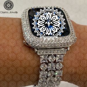 Montre de luxe pour femme Charm_Jewells en acier inoxydable, boîtier carré 38 mm, cadran numérique, bracelet incrusté de diamants, fermoir papillon - Product Image 1