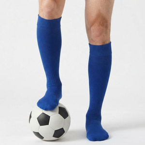 Nouvelles Chaussettes de Football Hiver Montantes Personnalisables et Élégantes, en Matière Tricotée Respirante et Rembourrée pour l'Entraînement Sportif en Équipe Adulte - Product Image 1