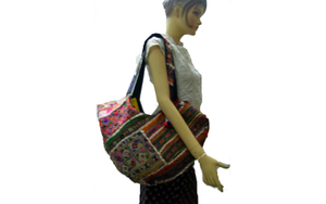 Bolso Tote Casual de Tela de Algodón con Bordado Tribal Banjara Kutch Hecho a Mano, Cierre de Cremallera, Dos Asas, Ecológico, Tamaño Personalizado - Product Image 4