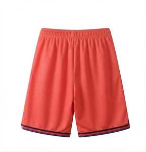 Shorts de basket-ball pour hommes en maille 100% polyester, rouge corail, respirant, séchage rapide, taille élastique, personnalisable avec le nom de l'équipe et le logo - Product Image 2