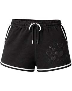 กางเกงขาสั้นผ้าฟลีซพิมพ์ลายหัวใจผู้หญิงสีดำแบบกำหนดเอง พร้อมขอบยางยืดสีขาว ชุดลำลองฤดูร้อนสำหรับพักผ่อน ผู้ผลิตตามสั่ง OEM - Product Image 1