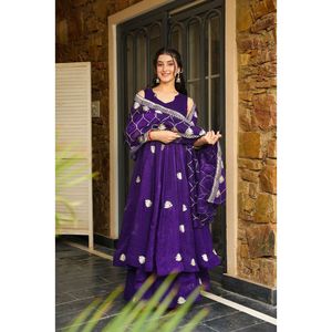Vestido Anarkali hecho a mano con corte en A, pantalón y dupatta, cintura imperio, de gasa, para fiesta. - Product Image 5