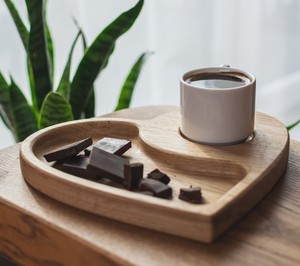 Bandeja de madera de acacia ecológica en forma de corazón, regalo para el Día de San Valentín, plato de madera natural para servir postres, para bodas y fiestas, venta al por mayor. - Product Image 4