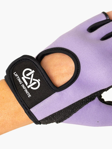 Gants de fitness demi-doigts personnalisables avec logo, en néoprène violet respirant et antidérapant, pour la musculation et la remise en forme, avec sangles de poignet - Product Image 2