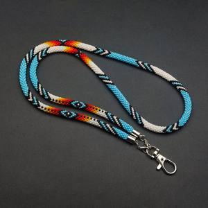 Chaîne de corps perlée multicolore faite à la main, style bohème tribal, pour clés, téléphone, carte d'identité – Accessoire durable, confortable et tendance pour usage quotidien - Product Image 1