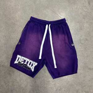 Shorts décontractés pour hommes Detox, couleur violette, avec cordon de serrage, poches et logo imprimé sur le devant, pour la gym et les activités sportives - Product Image 1