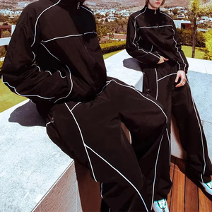 Conjunto Deportivo Oversize de Nylon, Pantalones Holgados, Traje para Correr, Chaqueta Cortavientos Reflectante Personalizada para Hombre - Product Image 5