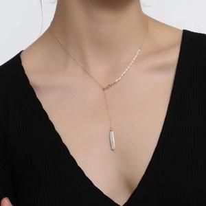 Collar Ajustable Chapado en Oro de 18K y Plata 925 de Primera Calidad, Cadena Simple para Suéter con Perlas Barrocas de Agua Dulce - Product Image 1