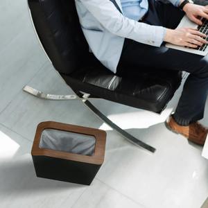 ถังขยะสีดำสไตล์ร่วมสมัยพร้อมฝาไม้ เหมาะสำหรับสำนักงาน พื้นที่ครัว และห้องน้ำ จากอินเดีย - Product Image 6