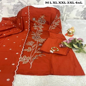 Conjunto de Kurti y Pantalón Recto de Seda Romana de Alta Calidad con Bordado Floral Blanco - Trabajo Zardozi Hecho a Mano - Suministro al por Mayor - Product Image 1