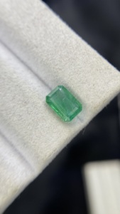 Émeraude naturelle certifiée du Zambie, taille octogonale, pierre à bon lustre, pierre précieuse non montée pour la création de bijoux, 1,37 carat - Product Image 4