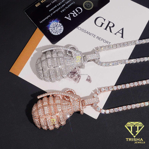 Colgante Premium Iced Out Grenade Hecho con Plata de Ley 925 y Diamantes de Moissanita, Joyería Audaz para Raperos de Hip Hop - Product Image 5