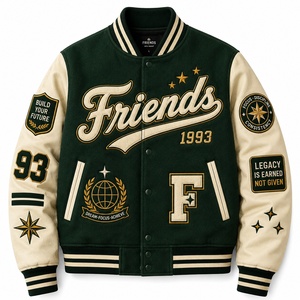 Veste universitaire pour homme, coupe régulière, style preppy, automne, avec manches en cuir vert et patch brodé personnalisé. - Product Image 1