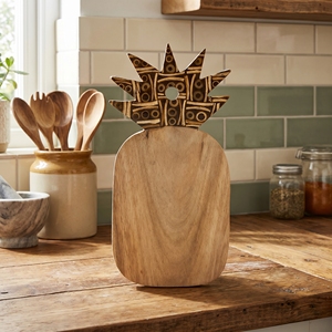Tabla de servir pequeña de madera de suar de grado alimenticio con incrustaciones de coco y bambú, sin barnizar, hecha a mano, arte artesanal de Bali - Product Image 3