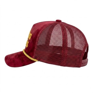 Casquette Trucker Rouge en Velours de Luxe pour Adulte, 6 Panneaux, Broderie Dorée, Maille Respirante, Visière Courbée, Style Streetwear Tendance, Réglable, Décontractée - Product Image 6