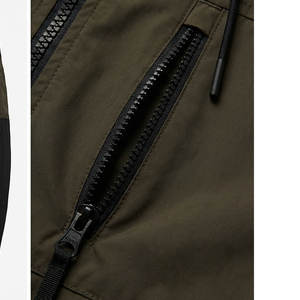 Veste coupe-vent légère en tissu respirant, conçue pour les activités de plein air, la course à pied, les voyages, les tenues décontractées et le confort quotidien. - Product Image 6