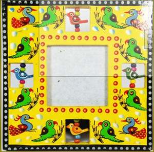 Marco de Fotos Cuadrado de Madera Amarillo, Pintado a Mano, con Impresión UV Creativa y Ecológica - Product Image 2