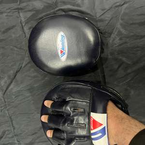 Guantes de Boxeo Personalizados de Cuero Vacuno de Alta Densidad con Espuma para Entrenamiento de MMA, Muay Thai, Kickboxing y Gimnasio - Product Image 2