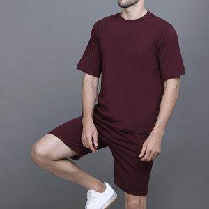 Meilleures ventes, T-shirt d'été pour homme personnalisable OEM, ensemble court, 100% coton, séchage rapide, streetwear, couleur unie, ensemble de shorts de haute qualité - Product Image 4