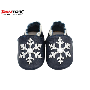 Chaussures en cuir pour bébé, premières chaussures pour marcher, semelle souple, confortables, respirantes, élégantes, chaussures pour tout-petits, fabrication de haute qualité - Product Image 1