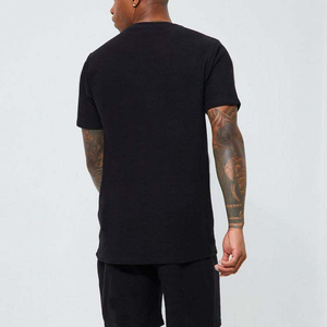 เสื้อยืดผู้ชายคอกลมผ้าฝ้ายทรงหลวมใส่สบายระบายอากาศได้ดี200 GSM แนวสตรีทแบบสั่งทำสไตล์ใหม่ - Product Image 3