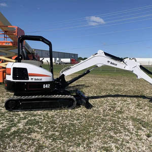 Fourniture en gros de mini-excavatrices Bobcat E42 d'occasion – Engins de terrassement économiques avec moteur, pompe à engrenages et roulement - Product Image 1
