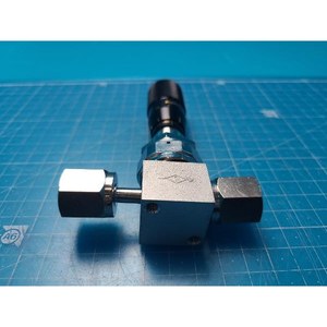 Fujikin 316L-P วาล์วไดอะแฟรมแบบแมนนวลที่ใช้เป็นชิ้นส่วนอุปกรณ์เซมิคอนดักเตอร์ดั้งเดิม026500ชิ้น - Product Image 2