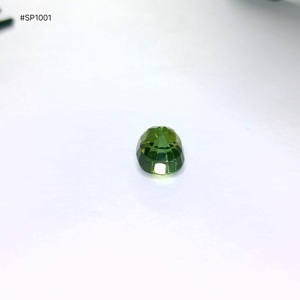 พลอยทัวร์มาลีนสีเขียวอ่อนทรงหมอน 5.39 กะรัต เกรด 3A เจียระไนแบบเหลี่ยม สีเขียวอ่อน โทนสีนุ่มนวล ผิวสะอาด เหมาะสำหรับทำจี้เครื่องประดับ - Product Image 3