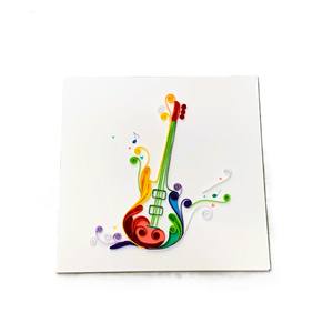 Tarjeta de quilling artesanal colorida con diseño de guitarra, tarjeta de quilling premium con sobre, especial para saludos musicales - Product Image 3