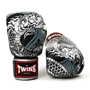 Guantes de Entrenamiento Twins Profesionales Personalizados para Combate, de Cuero Vacuno Negro con Impresión Digital Plateada, para Kick Boxing y Sparring - Product Image 2