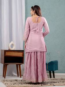 Ensemble de costume Sharara en soie Chinnon de qualité supérieure avec broderie à motifs et dupatta en dentelle sur quatre côtés - Product Image 5