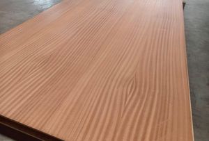 Paneles de MDF de Grado E2 con Chapa de Madera de Sapele Africana Decorativa de Diseño Tradicional Kimsong, 7.6 mm x 4' x 8', para Uso en Interiores, Muebles - Product Image 4