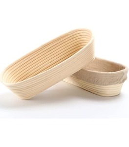 Cesta triangular de madera para fermentar pan con forro reutilizable de ratán de color natural para hacer pan. - Product Image 6