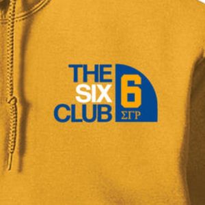 เสื้อฮู้ดผู้หญิงสีมัสตาร์ดทอง ลายกราฟิก The Six Club พิมพ์ด้านหน้าหมายเลข 6 มีเชือกผูกฮู้ด กระเป๋าจิงโจ้ เสื้อสเวตเชิ้ตลำลอง - Product Image 2