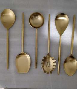 Ensemble de 2 serveurs à salade écologiques en laiton, design feuille, avec poignée en acier inoxydable et finition laiton antique - Product Image 6