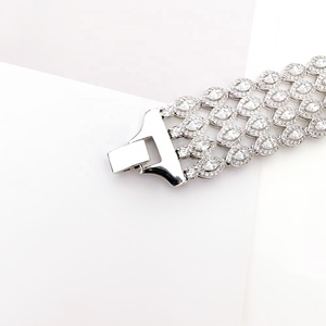 Joyería nupcial clásica Pulsera CZ blanca - Product Image 3