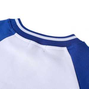 Sudadera de Cuello Redondo con Mangas Raglán Zeta Phi Beta, Bordado Chenille, Ropa de Hermandad Griega, Sudadera Unisex de Algodón Premium - Product Image 5