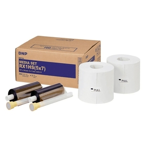 Papier photo brillant/lustré DNP DS-RX1HS 5x7, 700 impressions (350/rouleau), 2 rouleaux, kit de ruban de sublimation par transfert thermique, photomaton, kiosque, 5,5 kg - Product Image 1