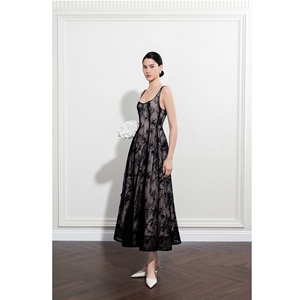 Nuevos Vestidos Elegantes para Mujer ODM MIREILLE, Vestido Largo Corte A, Ajuste Regular, Midi Elegante con Motivos de Encaje - Product Image 1