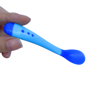 Cuillère en silicone non toxique pour bébé facile à nettoyer et durable - Product Image 5