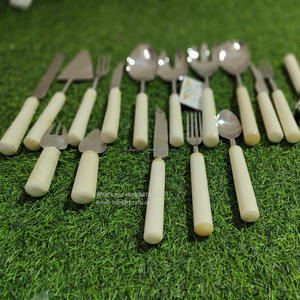 Ensemble de couverts en os fabriqués à la main de qualité supérieure pour hôtels et restaurants comprenant des cuillères de qualité supérieure pour servir du fromage - Product Image 6