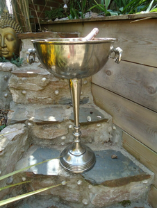 Enfriador de Botellas de Vino y Cerveza de Alta Calidad, de Aluminio Fundido, Totalmente Plateado, Diseño de Arco, para Bares y Hoteles - Product Image 2