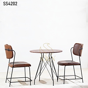 Ensemble de table de restaurant en fer et en bois de style moderne fabriqué à la main par un designer indien Mobilier de maison unique pour la maison ou les centres de villégiature - Product Image 1