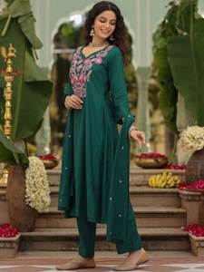 Conjunto de Kurta para Mujer con Bordado y Lentejuelas, Tela de Alta Calidad para Fiesta - Product Image 2