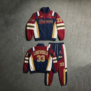 Ensemble survêtement et veste streetwear personnalisé, imprimé sérigraphié, 100% polyester, coupe oversize, fermeture éclair, surpiqûres contrastées, pour l'hiver - Product Image 1